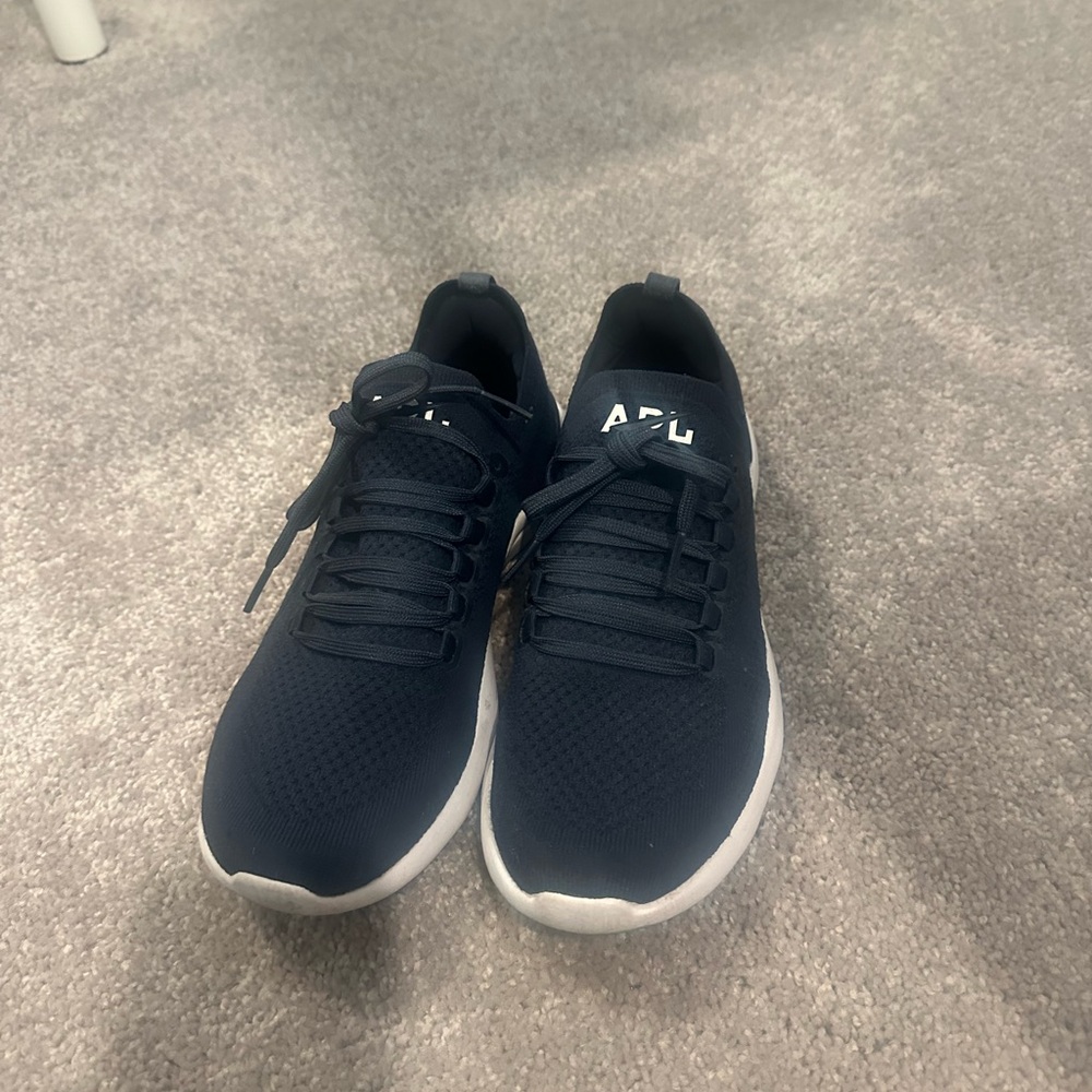 EUC APL techloom breeze women’s sneakers